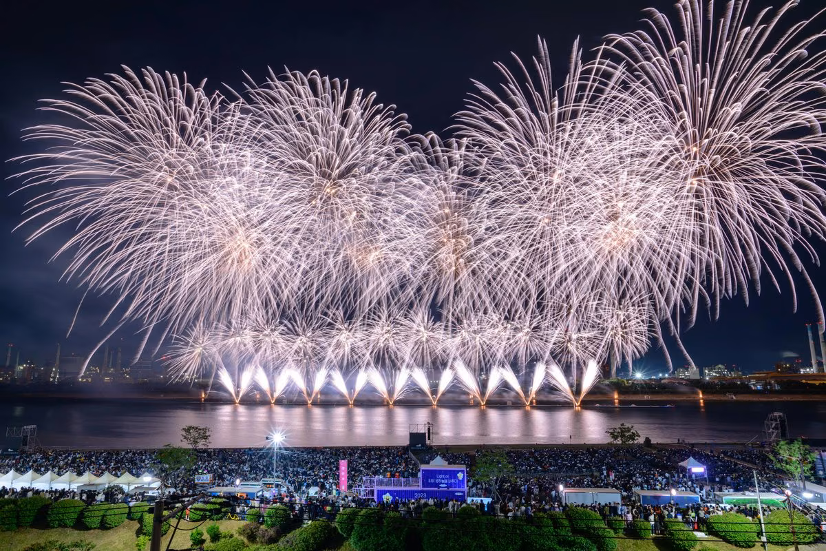 지난 포항국제불빛축제 불꽃쇼 장면